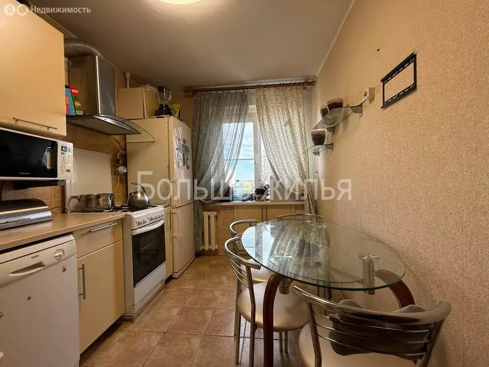 2-комнатная квартира: Волгоград, улица Хиросимы, 1 (50 м) - Фото 0