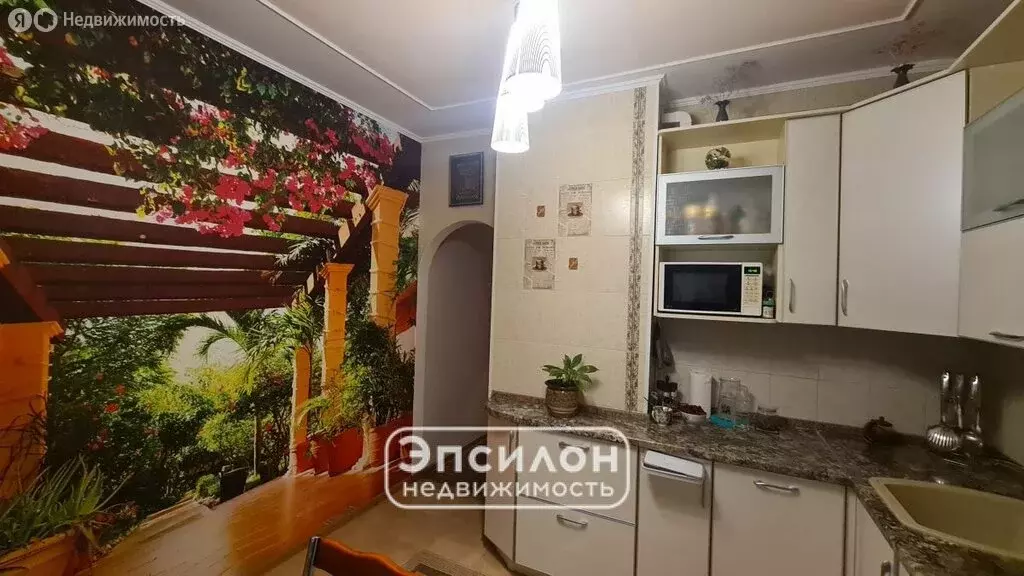 3-комнатная квартира: Курск, улица Крюкова, 5А (73 м) - Фото 1