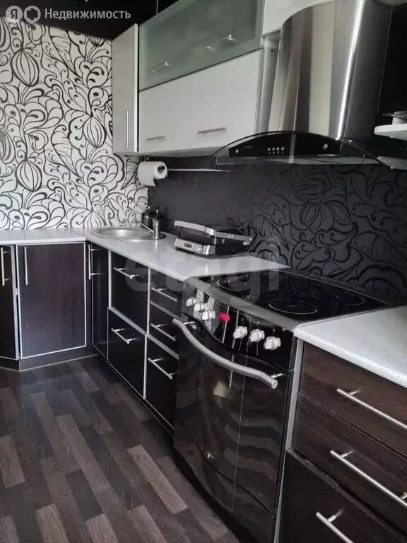 3-комнатная квартира: Барнаул, Сиреневая улица, 13 (61.7 м) - Фото 2