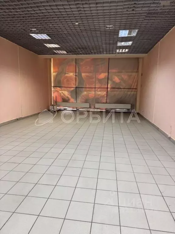 Помещение свободного назначения в Тюменская область, Тюмень ул. 50 лет ... - Фото 1