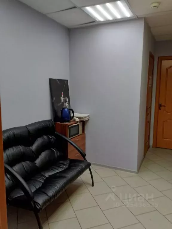 Офис в Хакасия, Черногорск ул. Калинина, 24 (10 м) - Фото 2