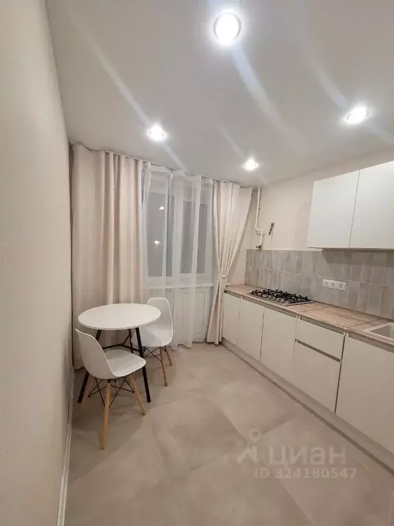 2-к кв. Кировская область, Киров ул. Владимирская, 165 (42.8 м) - Фото 1