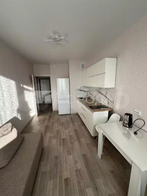 1-к. квартира, 42 м, 7/24 эт. - Фото 1
