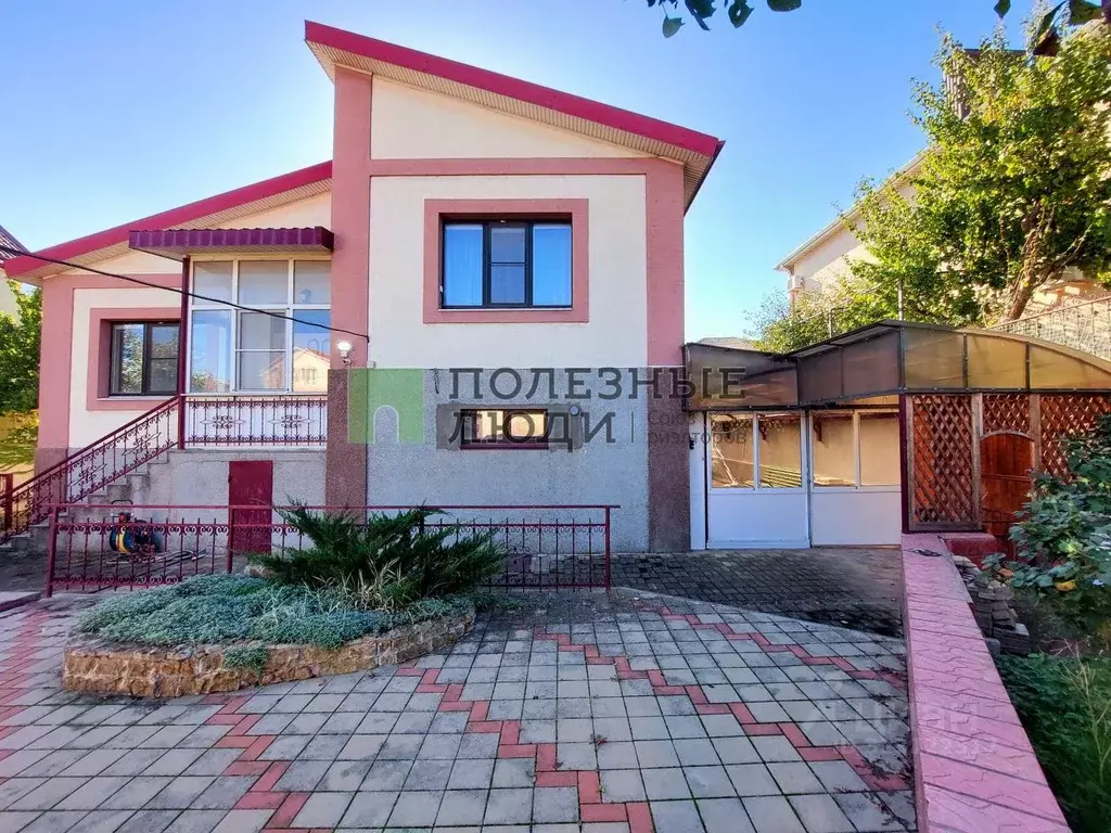 Дом в Краснодарский край, Новороссийск ул. Мейерхольда, 11 (205 м) - Фото 1