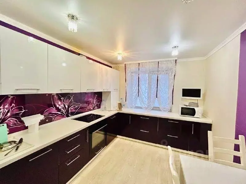 2-к кв. Омская область, Омск Нефтезаводская ул., 28к1 (73.0 м) - Фото 1