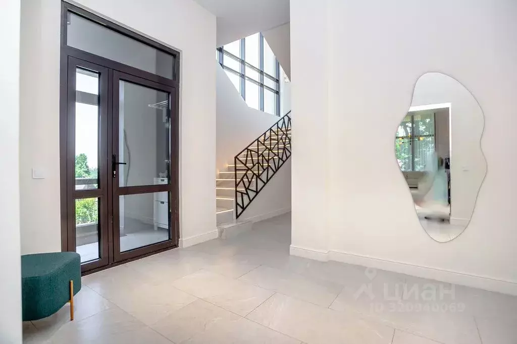 Дом в Приморский край, Владивосток ул. Саврасова, 35 (260 м) - Фото 2