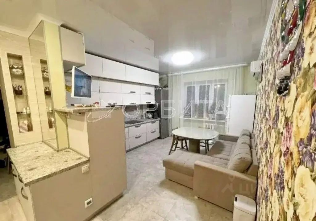 2-к кв. Тюменская область, Тюмень ул. Николая Семенова, 31 (75.0 м) - Фото 1