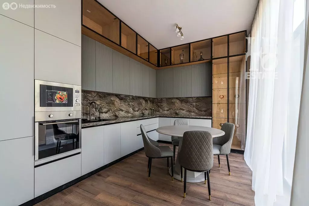 Дом в посёлок Вешки, улица Строителей (275 м) - Фото 0