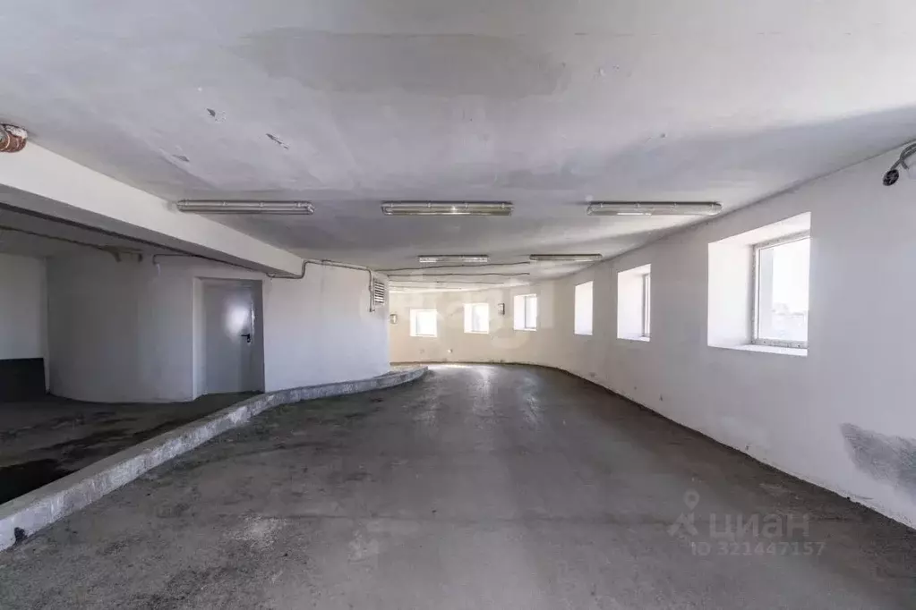 Гараж в Тюменская область, Тюмень ул. 50 лет ВЛКСМ, 16 (18 м) - Фото 1