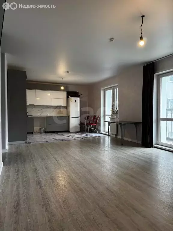 3-комнатная квартира: Красноярск, улица Авиаторов, 3 (98 м) - Фото 1