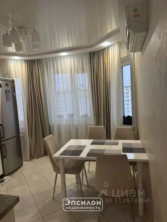 2-к кв. Курская область, Курск просп. Вячеслава Клыкова, 78 (58.4 м) - Фото 1