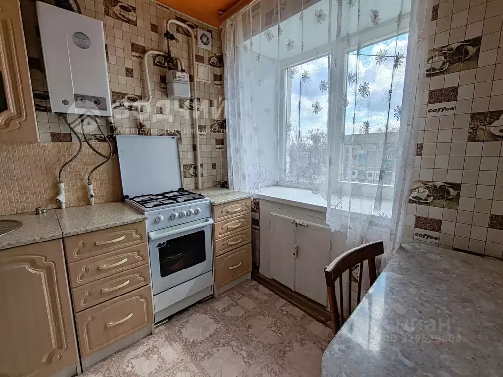 1-к кв. Чувашия, Канаш Канашская ул., 2 (30.5 м) - Фото 1