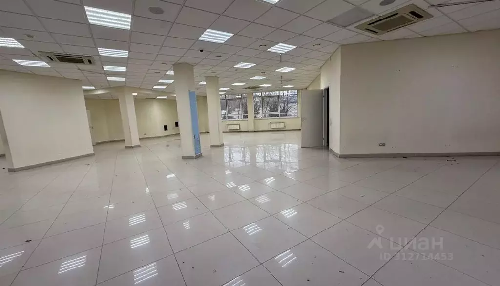 Помещение свободного назначения в Свердловская область, Екатеринбург ... - Фото 2