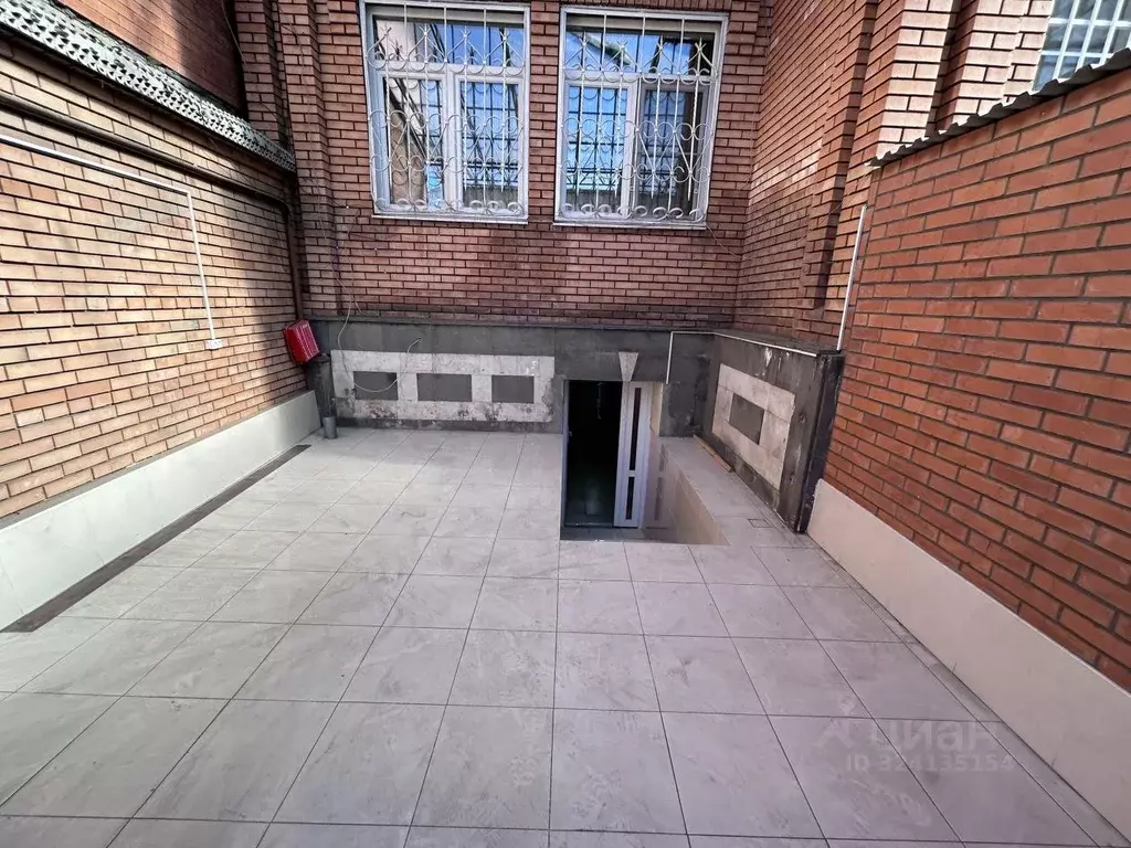 Помещение свободного назначения в Северная Осетия, Владикавказ просп. ... - Фото 1