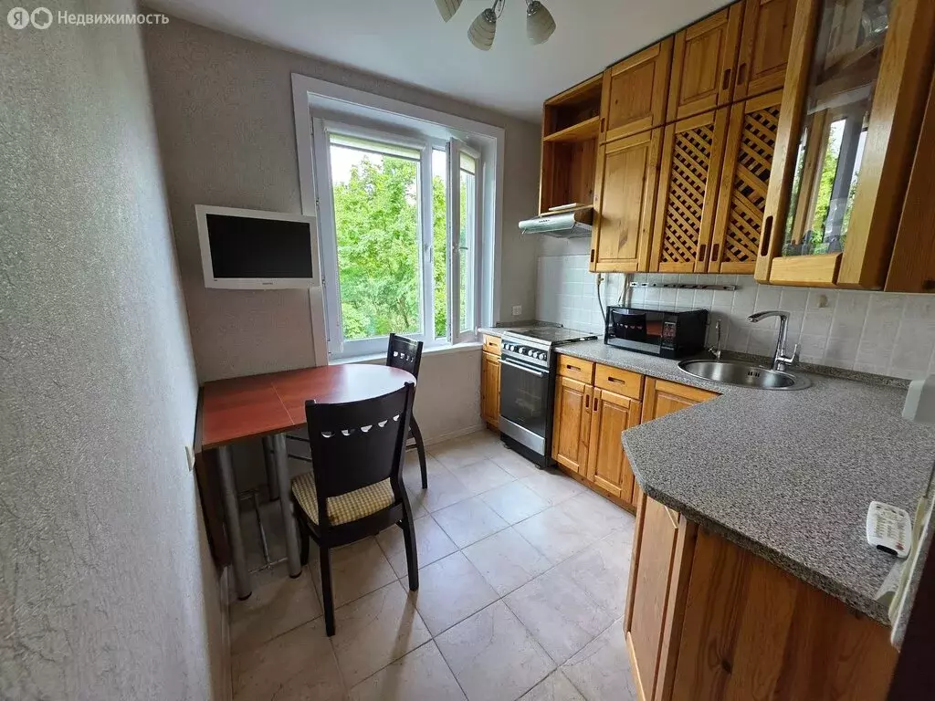 3-комнатная квартира: Москва, бульвар Яна Райниса, 8 (54 м) - Фото 0