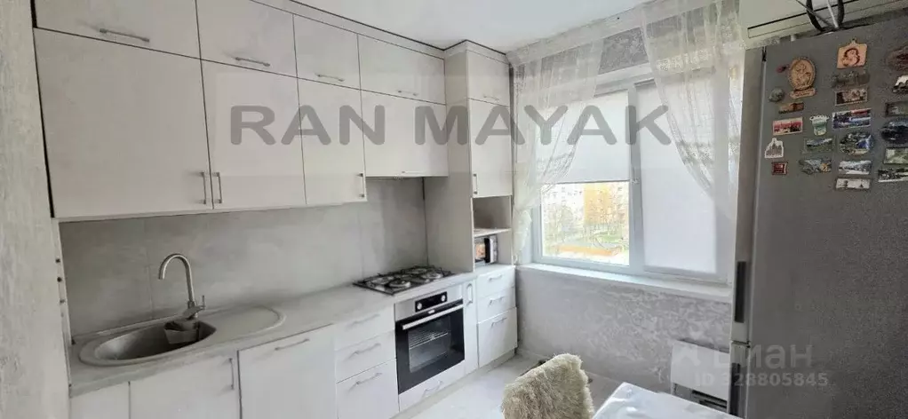 2-к кв. Адыгея, Майкоп ул. 12 Марта, 150К3 (52.5 м) - Фото 1