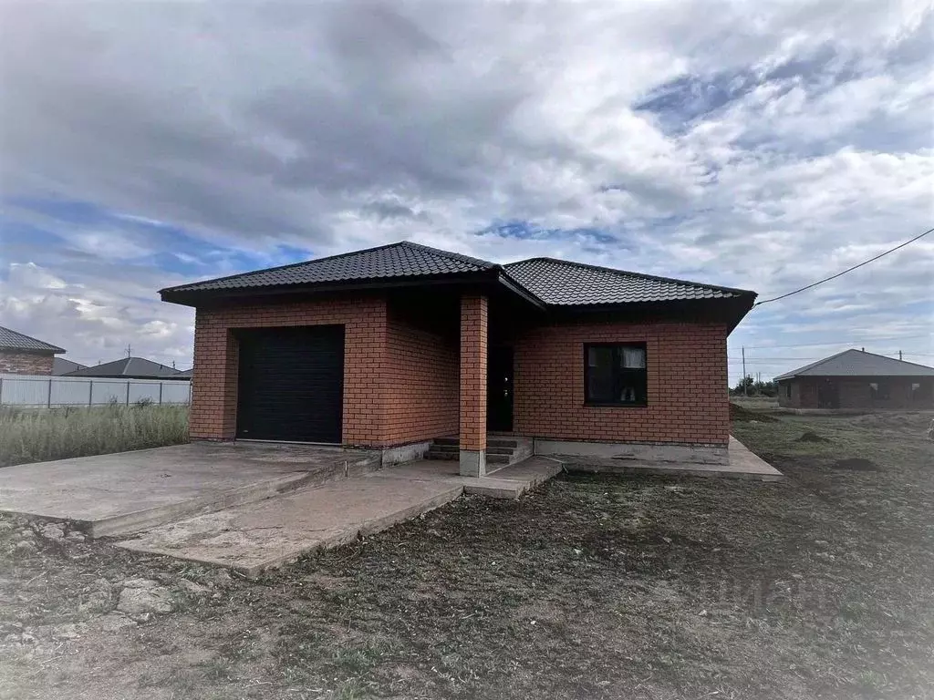 Дом в Оренбургская область, Оренбургский район, пос. Весенний ул. ... - Фото 1