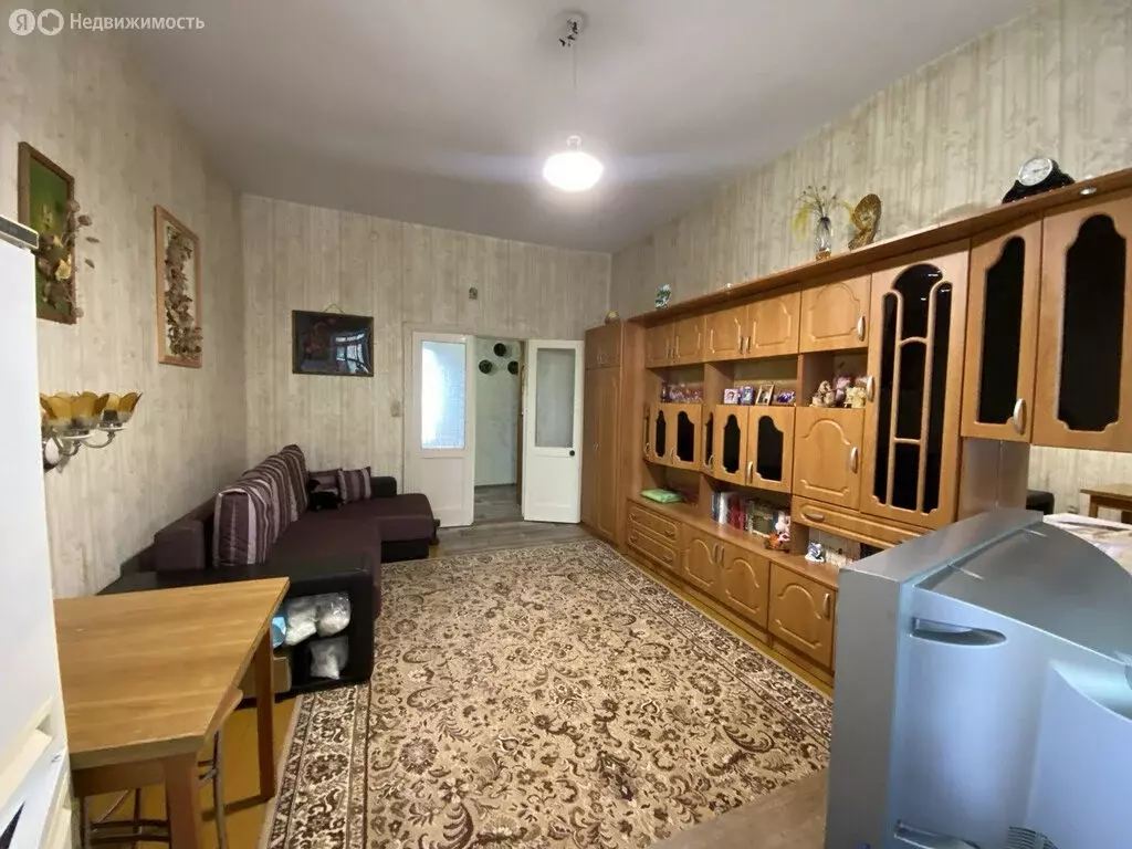 3-комнатная квартира: Чебаркуль, улица Каширина, 8 (75 м) - Фото 1