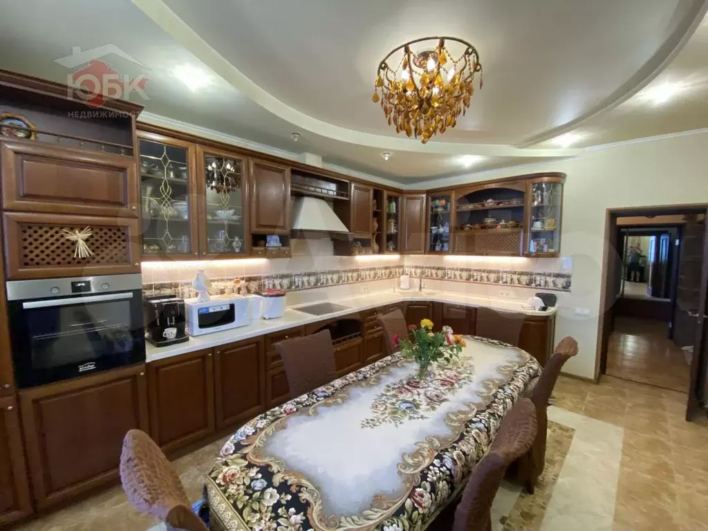5-к. квартира, 246 м, 7/7 эт. - Фото 0