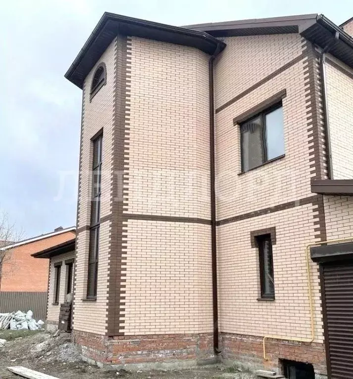 Дом в Ростовская область, Ростов-на-Дону Счастливая ул. (390 м) - Фото 1