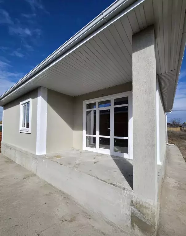 Дом в Астраханская область, Приволжский район, с. Карагали Мостовая ... - Фото 1