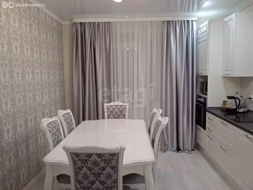 2-комнатная квартира: Тюмень, Таврическая улица, 9к3 (63.5 м) - Фото 2