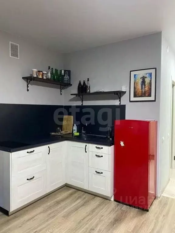 Студия Тюменская область, Тюмень Комбинатская ул., 54к2 (33.0 м) - Фото 0