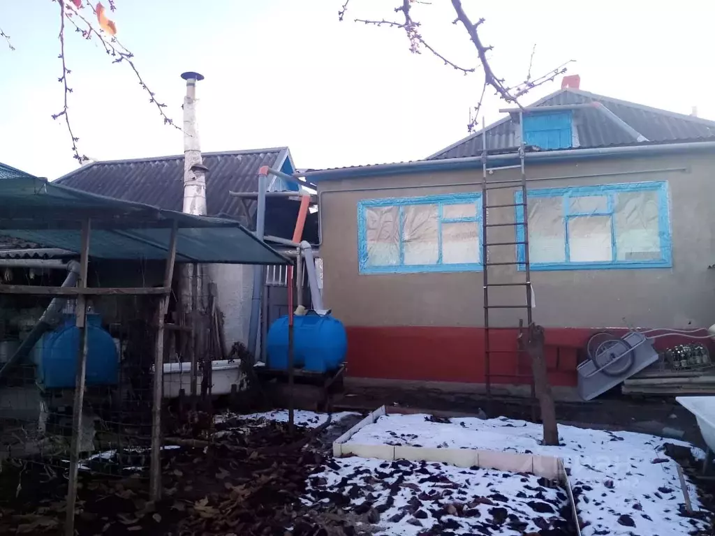 Дом в Карачаево-Черкесия, Усть-Джегута Красная ул., 99 (64 м) - Фото 1