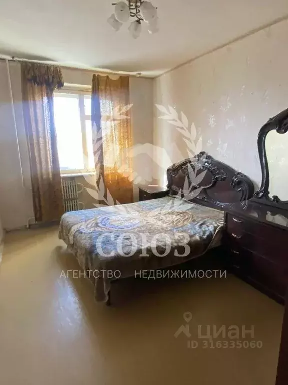 3-к кв. Калужская область, Калуга Пролетарская ул., 21 (70.0 м) - Фото 0