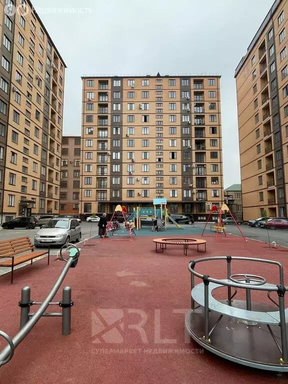 3-комнатная квартира: Махачкала, улица Лизы Чайкиной, 80 (118 м) - Фото 1