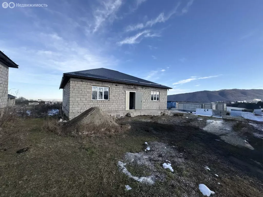 Дом в село Белая Речка, улица Биттирова, 57 (156 м) - Фото 1
