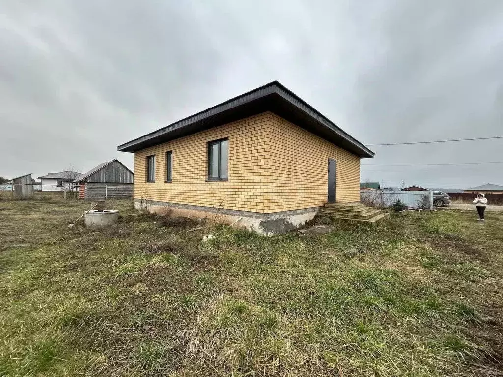 Дом в Башкортостан, Иглинский район, Акбердинский сельсовет, с. ... - Фото 2