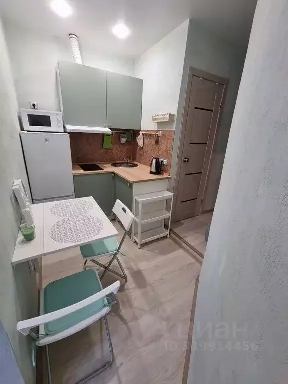 Студия Приморский край, Владивосток ул. Феодосийская, 37 (17.0 м) - Фото 0