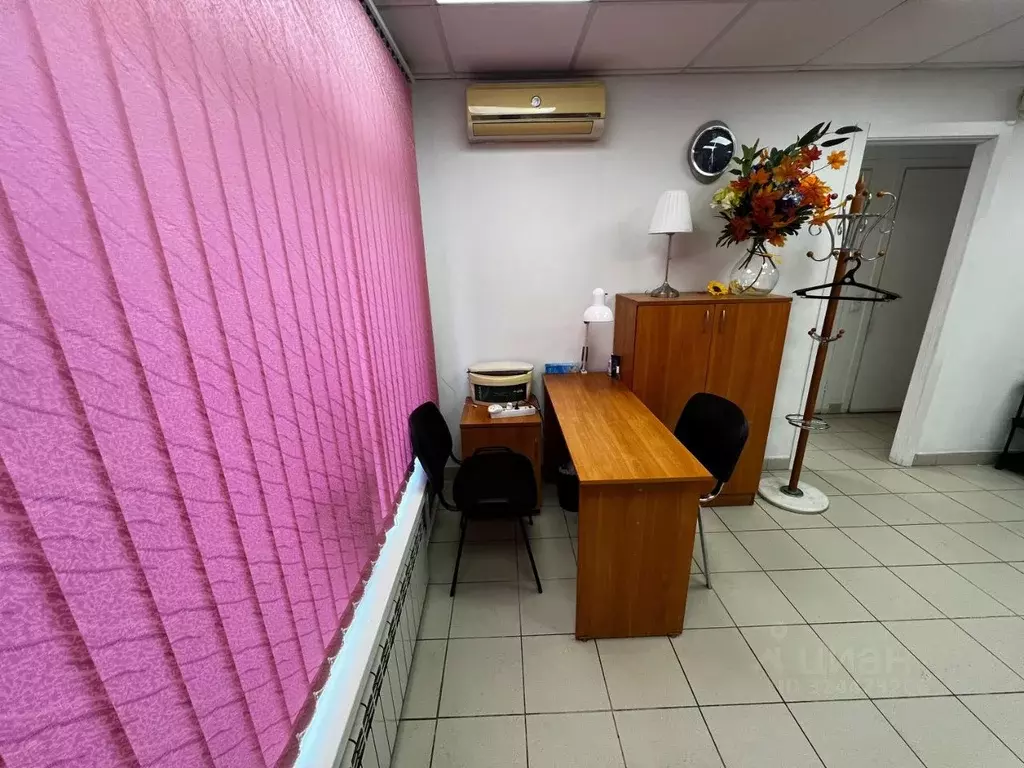 Торговая площадь в Свердловская область, Екатеринбург ул. Менделеева, ... - Фото 2