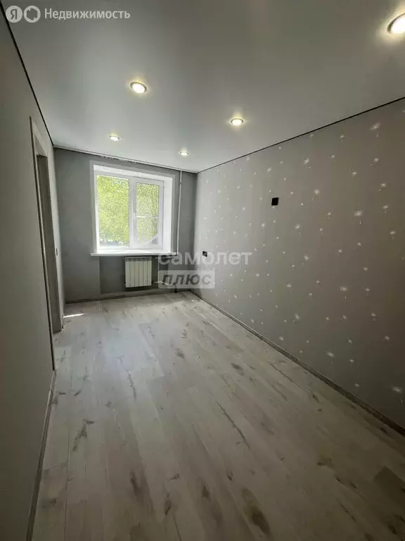 2-комнатная квартира: Юрга, улица Максименко, 8 (42 м) - Фото 0