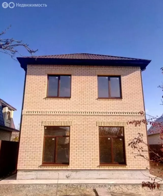 Дом в Ростов-на-Дону, Особенная улица (110 м) - Фото 1