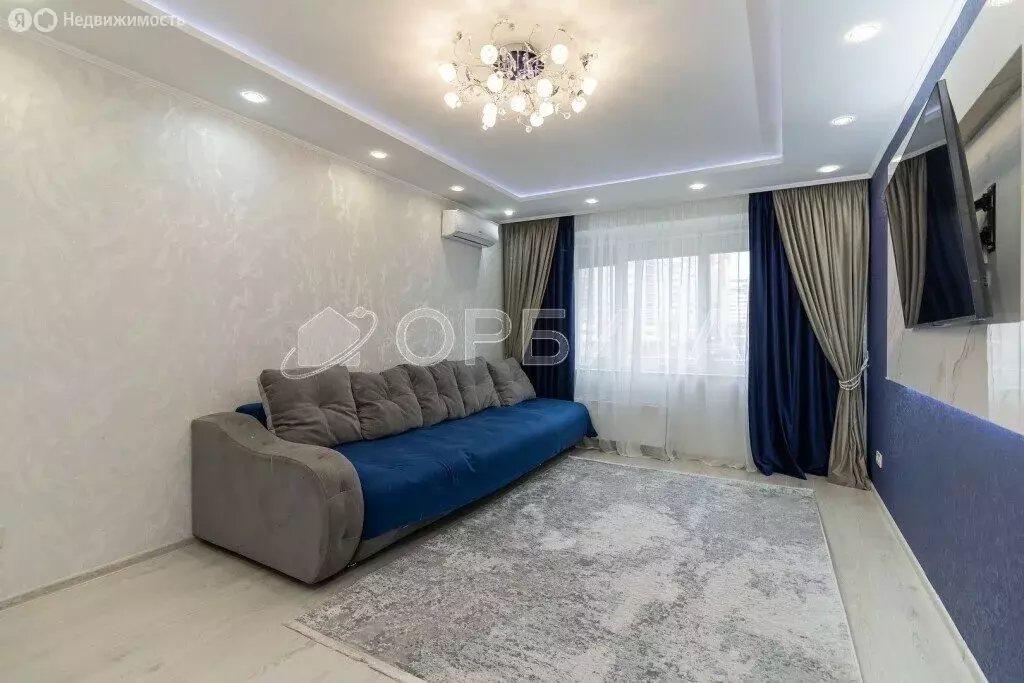 2-комнатная квартира: Тюмень, Кремлёвская улица, 110к3 (66.7 м) - Фото 1