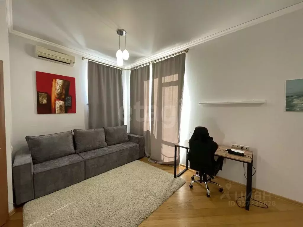 2-к кв. Тюменская область, Тюмень ул. Республики, 14к6 (76.0 м) - Фото 2