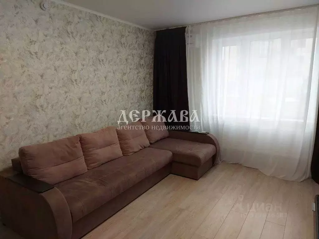 2-к кв. Белгородская область, Старый Оскол Степной мкр, 32 (67.0 м) - Фото 0