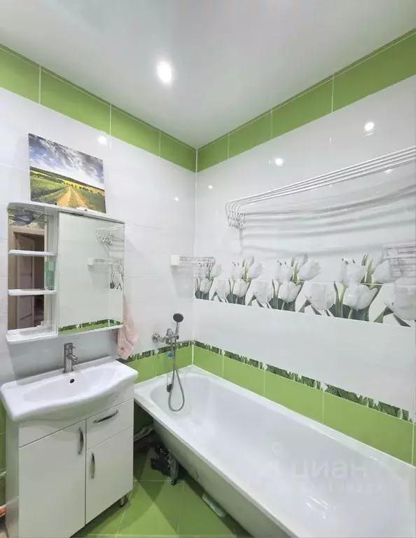 1-к кв. Волгоградская область, Волгоград ул. Кирова, 101 (37.7 м) - Фото 1