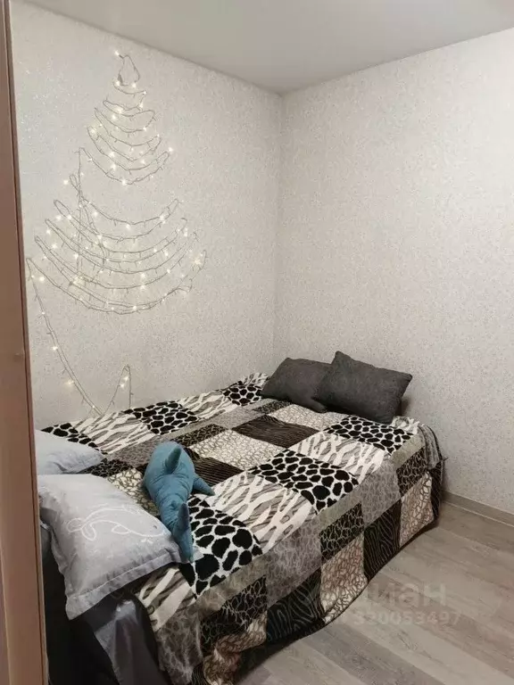 2-к кв. Омская область, Омск просп. Космический, 3 (42.3 м) - Фото 1