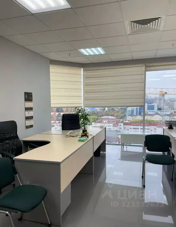 Офис в Свердловская область, Екатеринбург ул. Розы Люксембург, 22 (141 ... - Фото 1