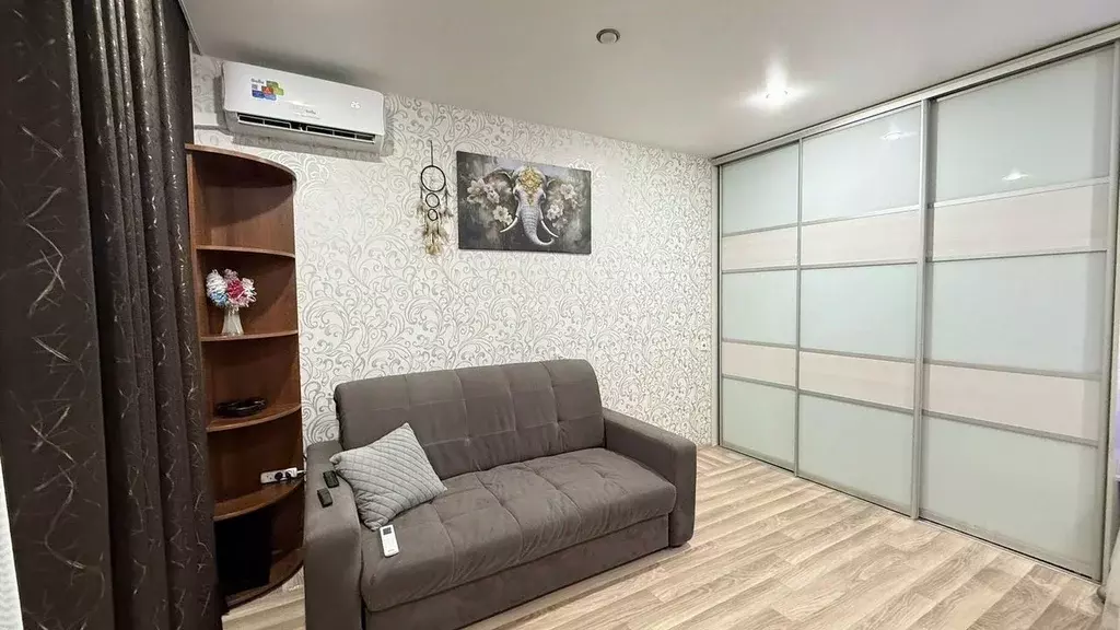 1-к кв. Омская область, Омск Осоавиахимовская ул., 183к1 (38.0 м) - Фото 1