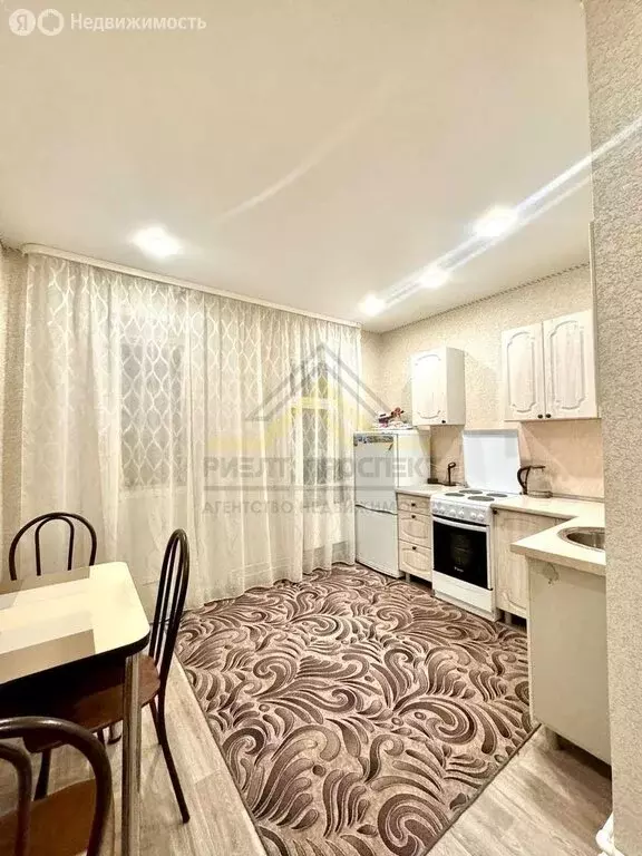 1-комнатная квартира: Старый Оскол, микрорайон Дубрава, квартал 1, 19 ... - Фото 1