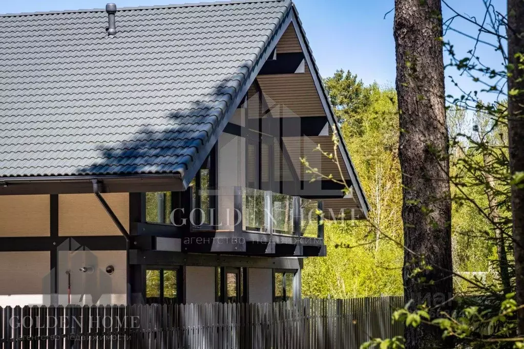 Дом в Санкт-Петербург, Санкт-Петербург, Зеленогорск ул. Строителей ... - Фото 1