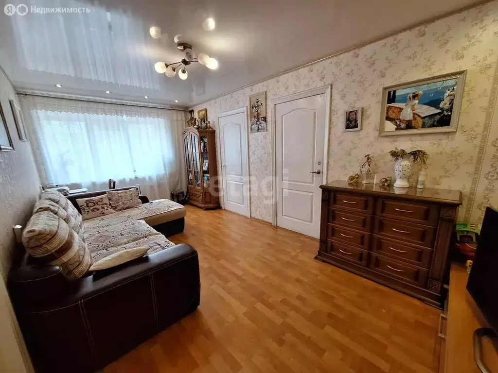 4-комнатная квартира: Сыктывкар, улица Комарова, 8 (61.4 м) - Фото 0