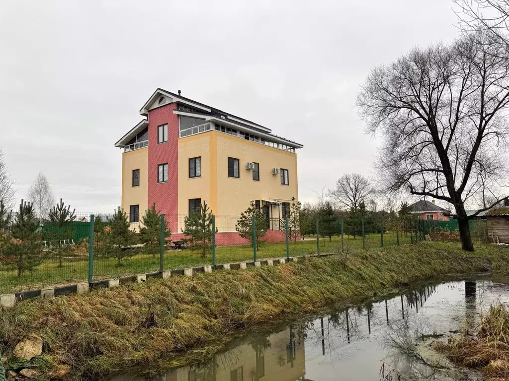 Дом в Московская область, Волоколамский муниципальный округ, с. ... - Фото 2