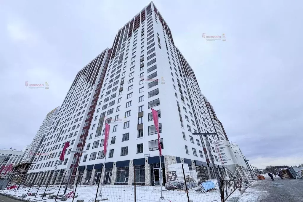 Торговая площадь в Свердловская область, Екатеринбург Академический ... - Фото 0