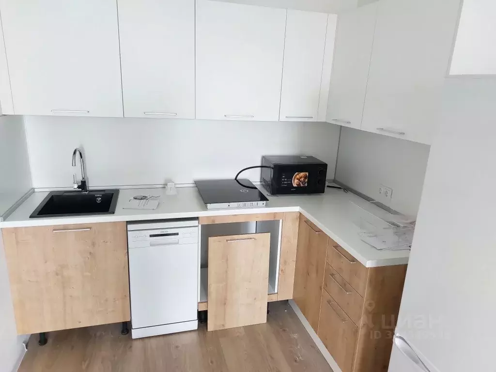 2-к кв. Тюменская область, Тюмень ул. Юрия Рогачева, 11к2 (58.0 м) - Фото 2