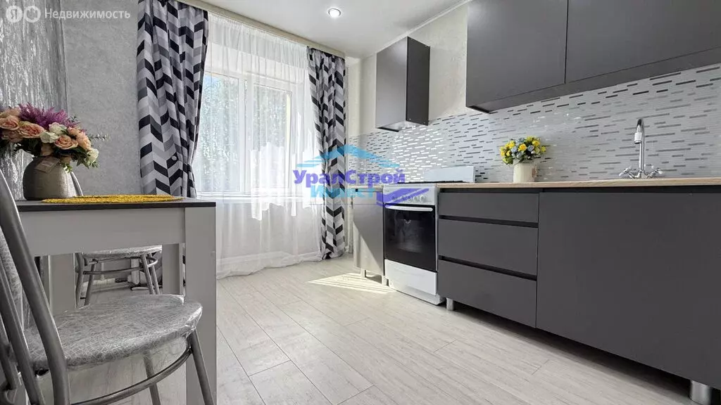 1-комнатная квартира: Октябрьский, 34-й микрорайон, 1 (34 м) - Фото 2